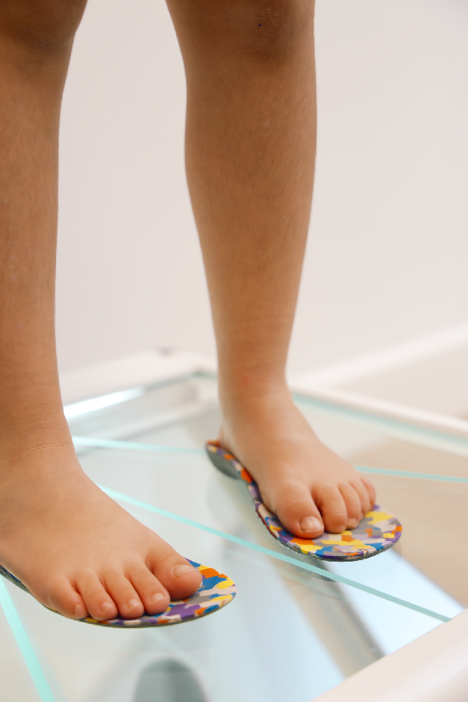 Estudio de pisada con plantillas podales en Podología Avanzada Palma