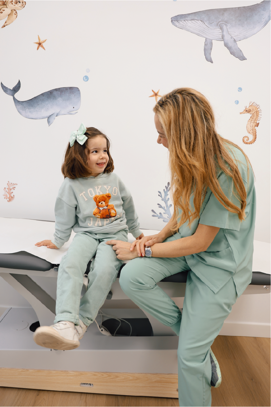 Interacción social infantil por podóloga profesional