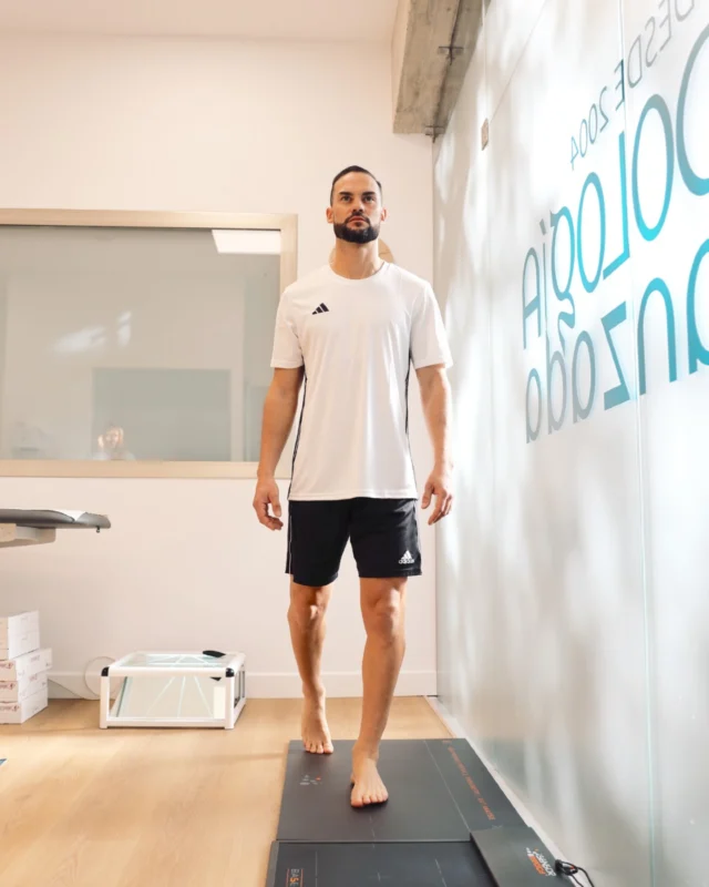 ¿Sabías que un Estudio de Biomecánica puede ayudarte a mejorar tu postura, reducir el dolor y prevenir lesiones? 🔍
Este análisis detallado evalúa cómo se mueve tu cuerpo al caminar o correr, identificando posibles desajustes en la pisada que pueden afectar tu bienestar general.
👉 Beneficios:
- Diagnóstico preciso de problemas en la marcha. 
- Prevención de lesiones a largo plazo. 
-  Mejora del rendimiento deportivo.
- Personalización de plantillas ortopédicas.
¡No esperes más!
Ven a hacerte tu Estudio de Biomecánica y empieza a caminar sin dolor. 👣
📞 971 372 299
📩 podologiavanzada@gmail.com
#PodologíaMallorca #SaludPodal #CuidadoDeLosPies #PodologíaAvanzada
#PiesSanos #PodólogoMallorca #BienestarPodal #PodologíaDeportiva
#SaludYBienestar #MallorcaSalud #Biomecánica #PodologíaInfantil #PiesNiños #Podologos #PodologiaEspaña #SaludDeportiva
